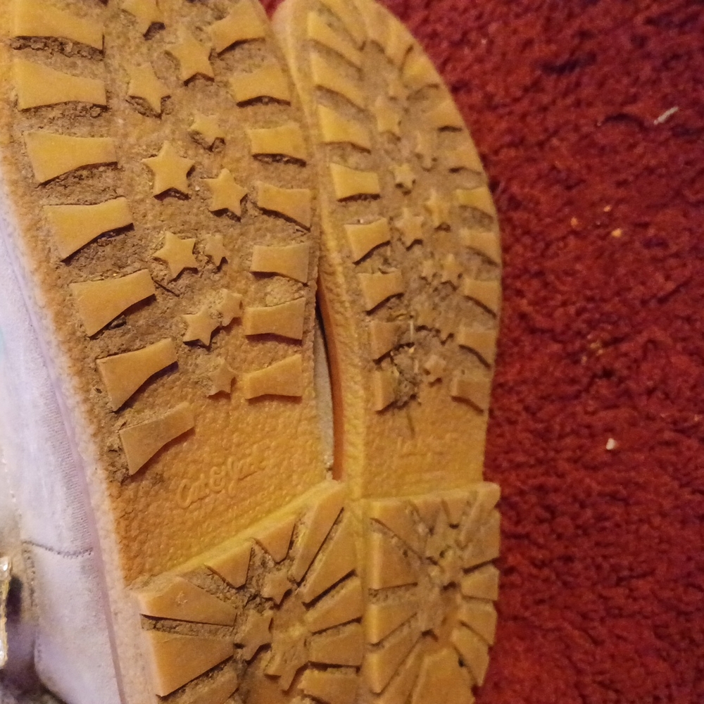 Boots - Picture 3 of 4